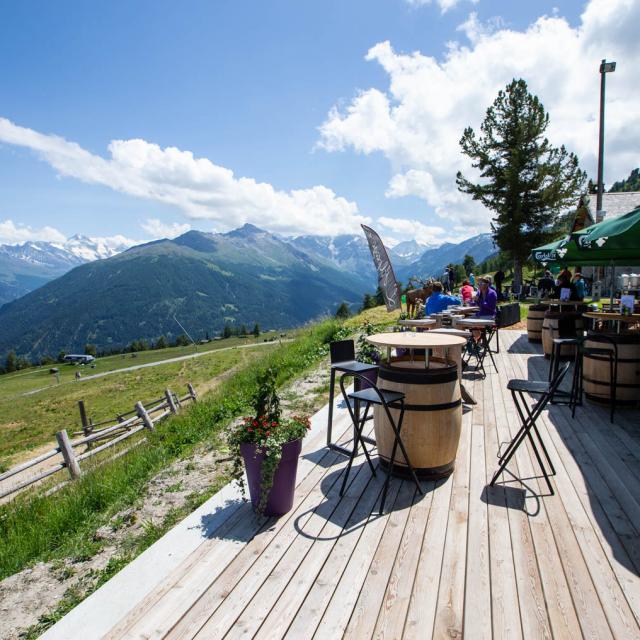 Terrasse du restaurant de l'Alpage en été