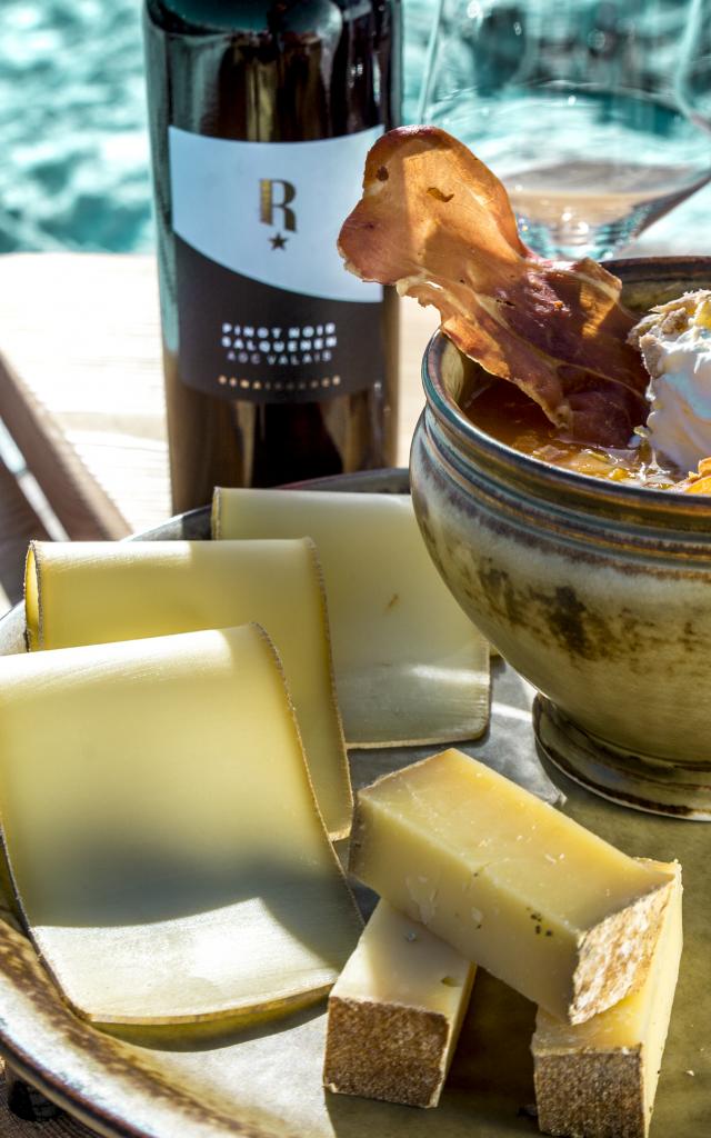 Assiette de fromage au restaurant de l'Alpage de Thyon