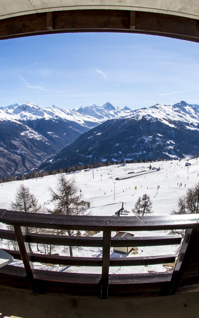 Vue sur le domaine skiable des 4 Vallées depuis Thyon 2000