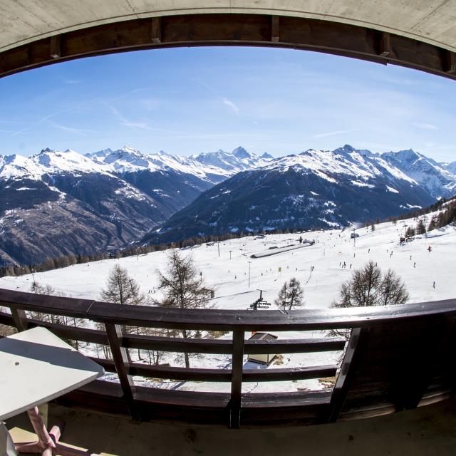 Vue sur le domaine skiable des 4 Vallées depuis Thyon 2000